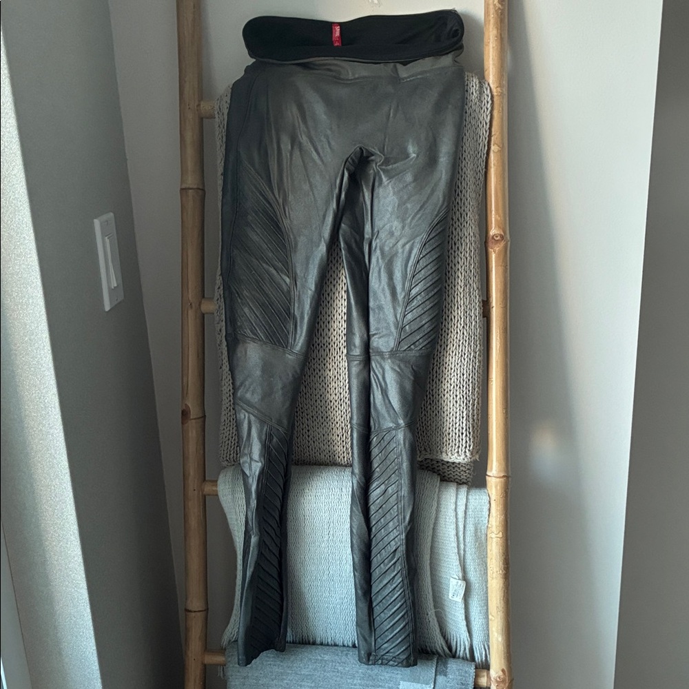 SPANX army green leggings